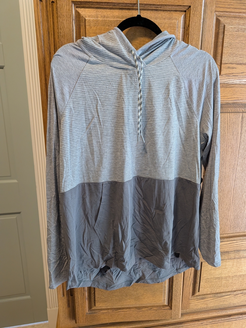 L.L. Bean Men's Two-Tone Gray Hooded Long-Sleeve Pullover